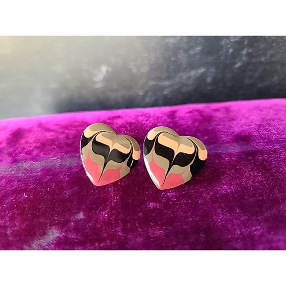 Vintage Heart Shaped Enamel Swirl Stud Earrings - Picture 4 of 10